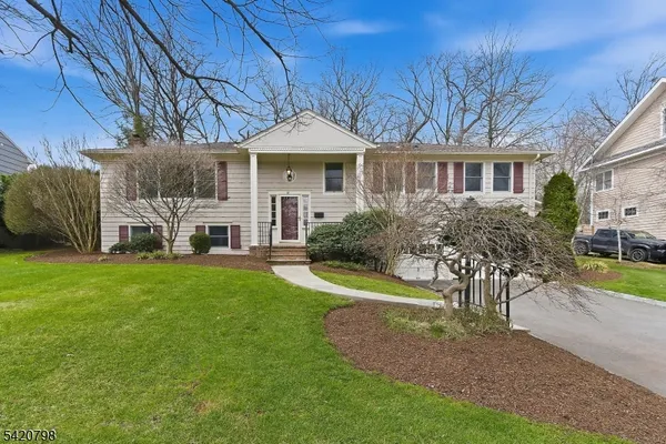 $1,100,000 | 61 Barchester Way, Westfield, NJ 07090