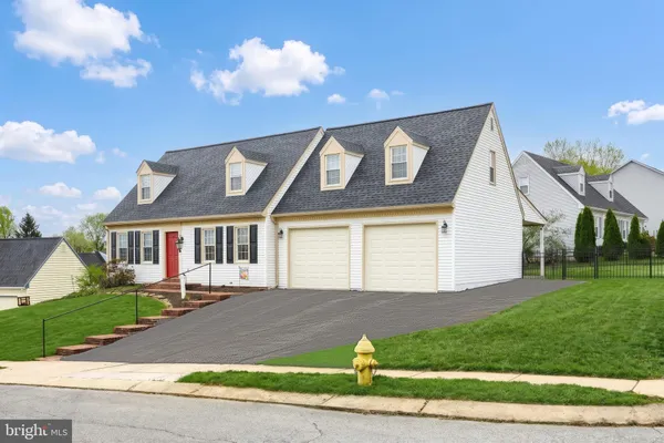 $329,900 | 3860 Silver Spur Drive, York, PA 17402