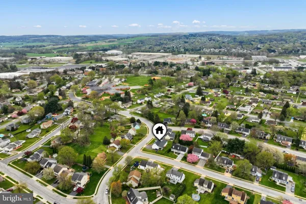 $329,900 | 3860 Silver Spur Drive, York, PA 17402