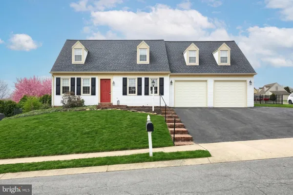 $329,900 | 3860 Silver Spur Drive, York, PA 17402