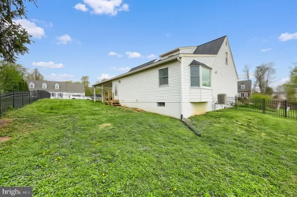 $329,900 | 3860 Silver Spur Drive, York, PA 17402