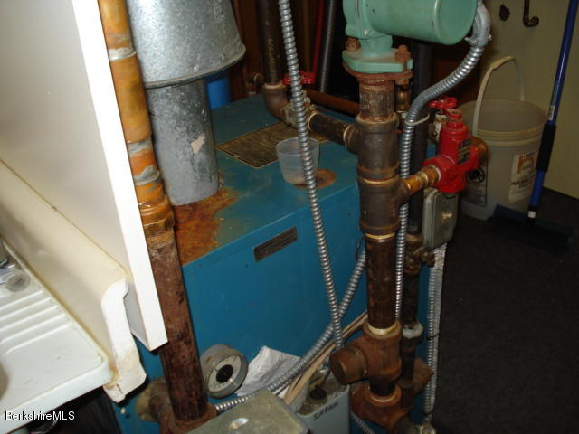 455 Pecks Road Pittsfield, MA 01201 - Photo 9 of 21 4 Zone gas heat and hot water