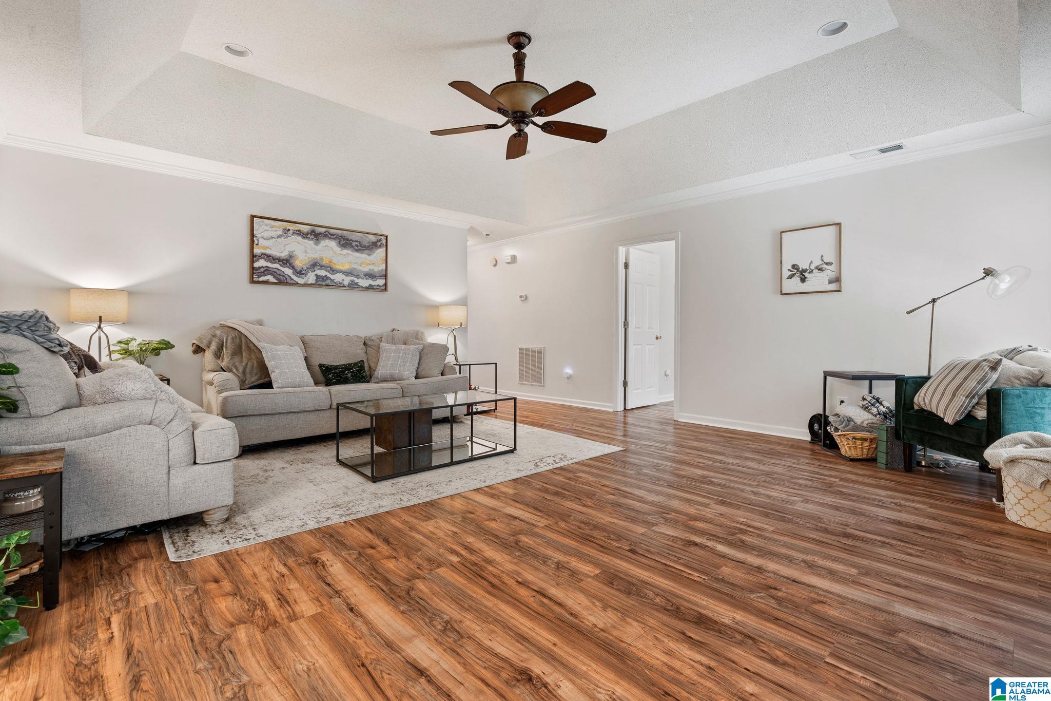 157 Lake Terrace Alabaster, AL 35007 - Photo 3 of 27
