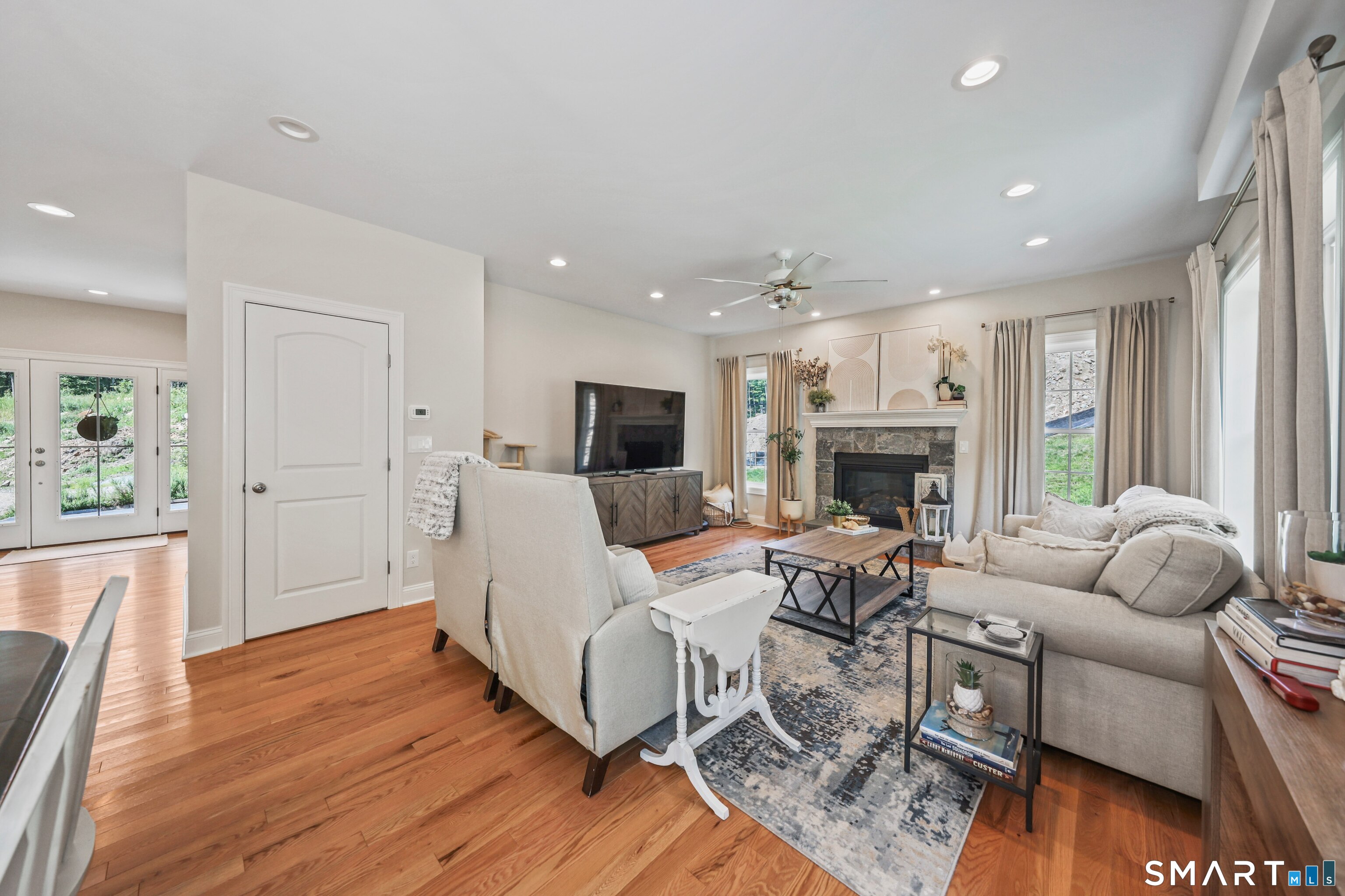 18 Hunting Ridge Road Greenwich, CT 06831 - Photo 5 of 40 Gallery Image 5