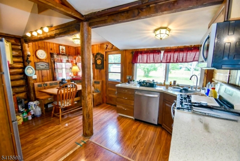 21 Grandview Avenue Oak Ridge, NJ 07438 - Photo 3 of 7 a kitchen with lots of counter top space