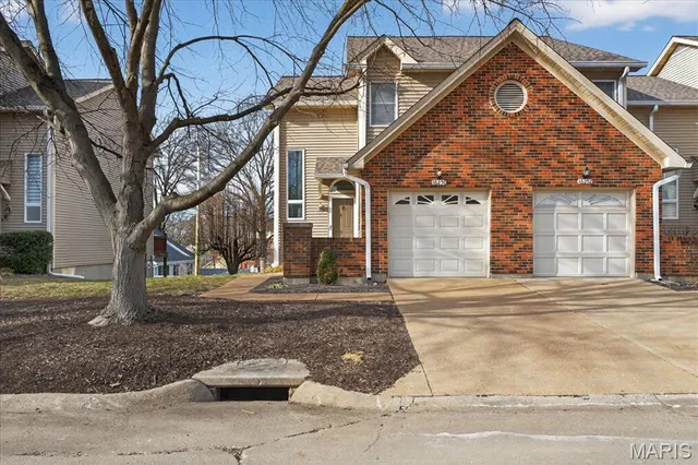 $355,000 | 16250 Lea Oak Court, Chesterfield, MO 63017