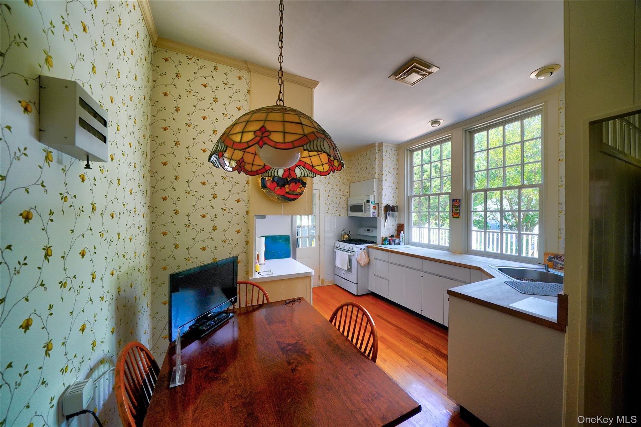 255 Manor Road Queens, NY 11363 - Photo 5 of 34
