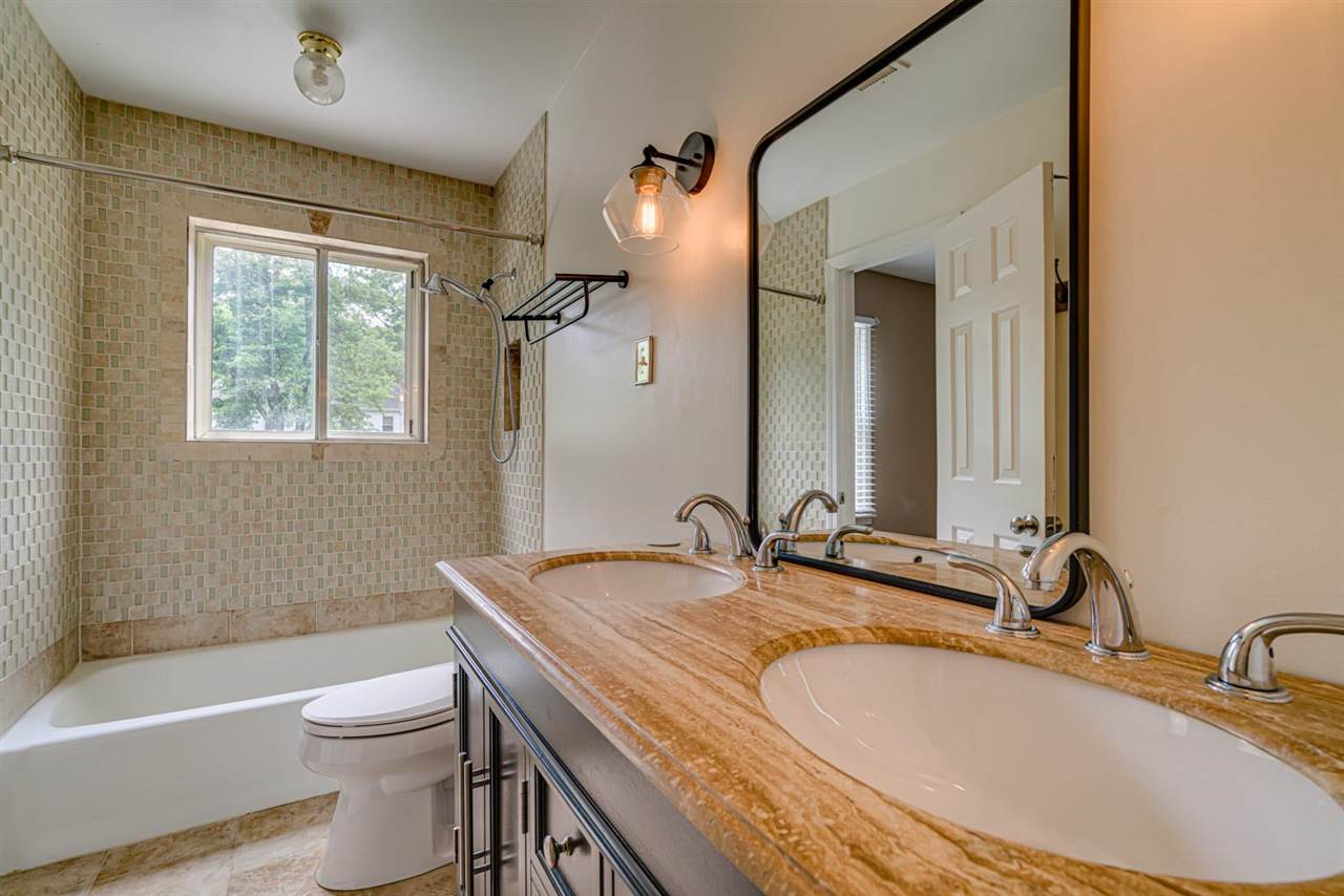 2080 Brierbrook Road Germantown, TN 38138 - Photo 17 of 25 Gallery Image 17