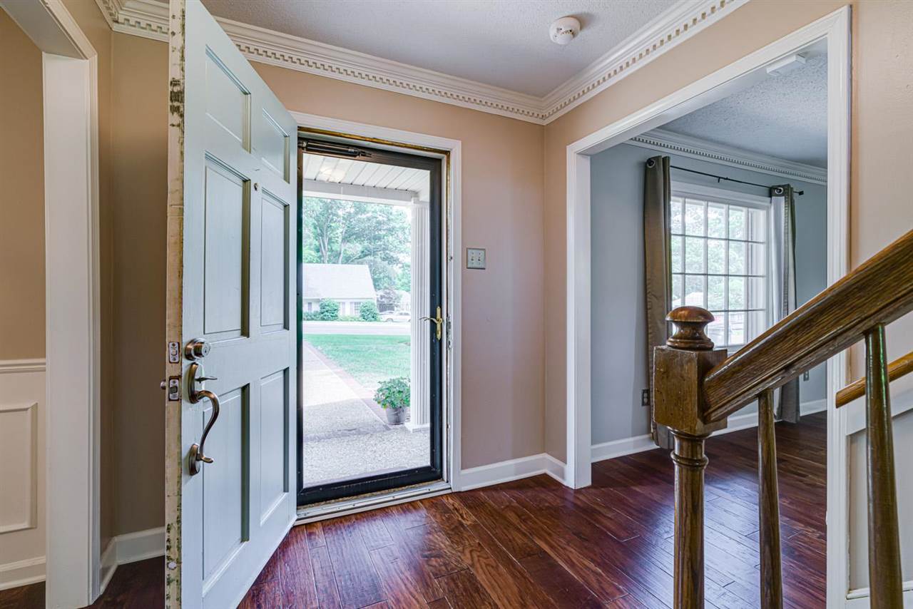 2080 Brierbrook Road Germantown, TN 38138 - Photo 3 of 25 Gallery Image 3