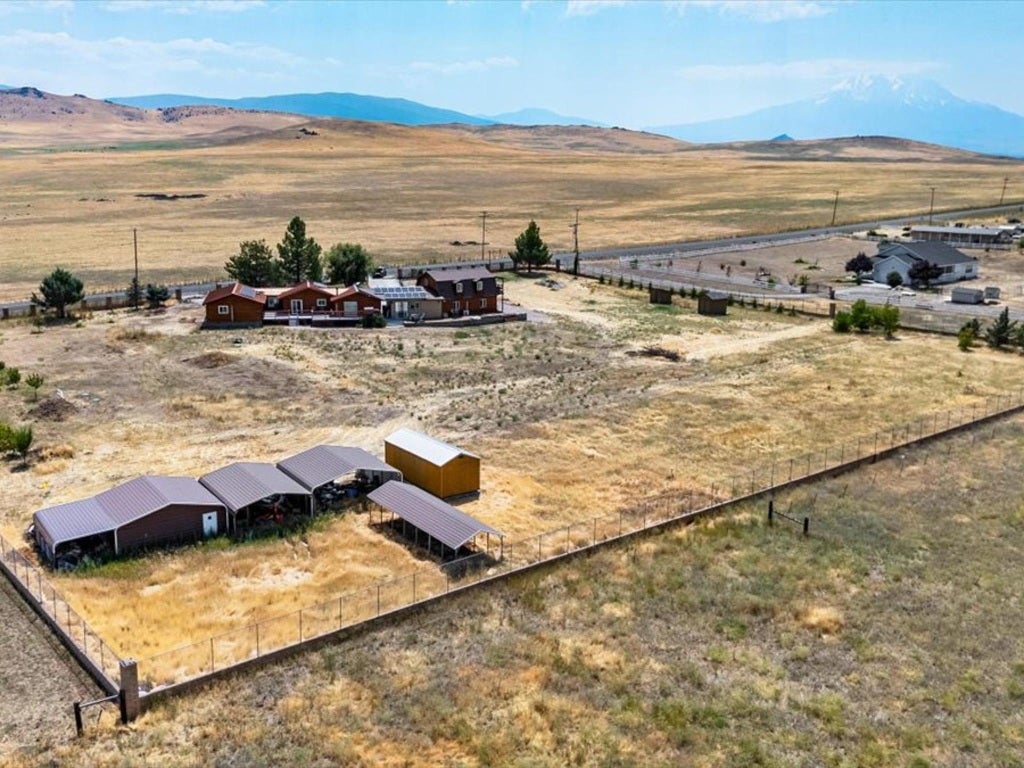 1821 Lichens Road Montague, CA 96064 - Photo 24 of 28 Gallery Image 24