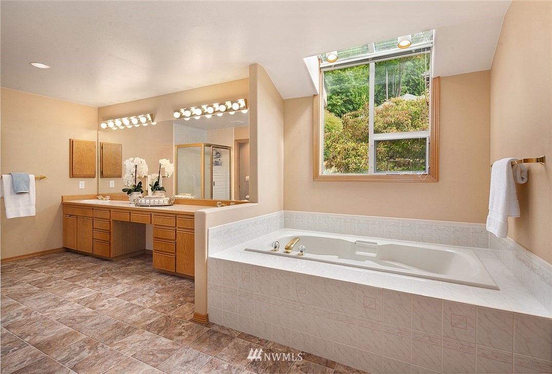 15204 103rd Avenue Northeast Bothell, WA 98011 - Photo 17 of 25 Gallery Image 17
