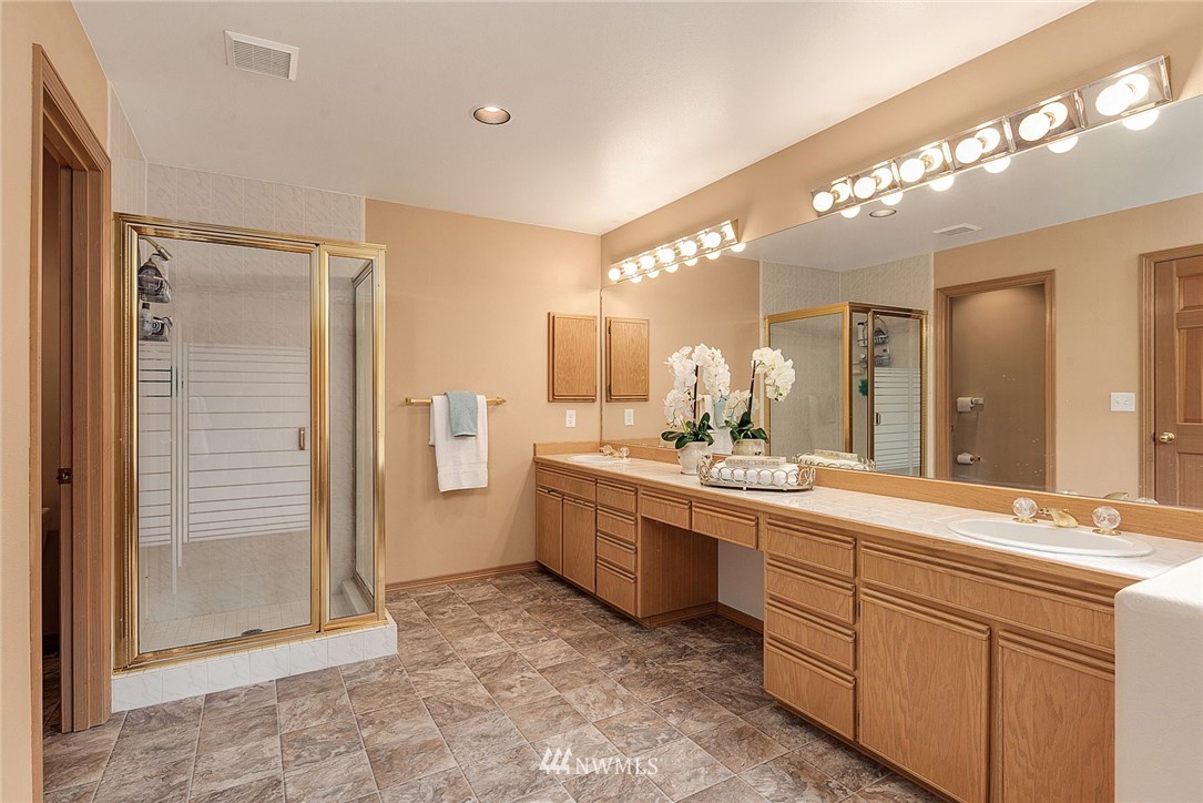 15204 103rd Avenue Northeast Bothell, WA 98011 - Photo 18 of 25 Gallery Image 18