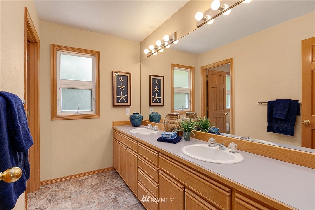 15204 103rd Avenue Northeast Bothell, WA 98011 - Photo 21 of 25 Gallery Image 21