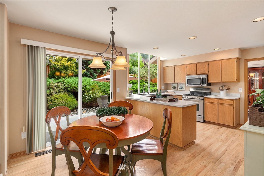 15204 103rd Avenue Northeast Bothell, WA 98011 - Photo 10 of 25 Gallery Image 10