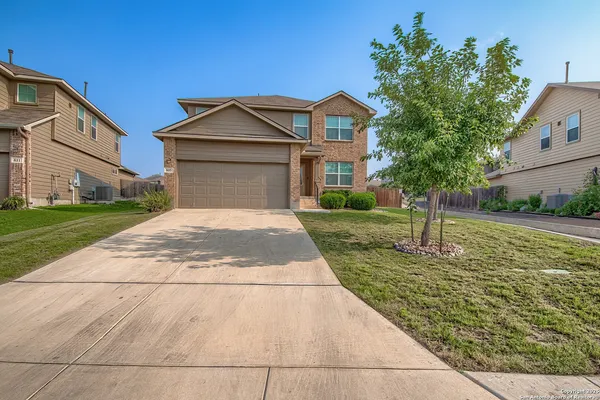 $2,350 | 815 Red Crossbill, San Antonio, TX 78253