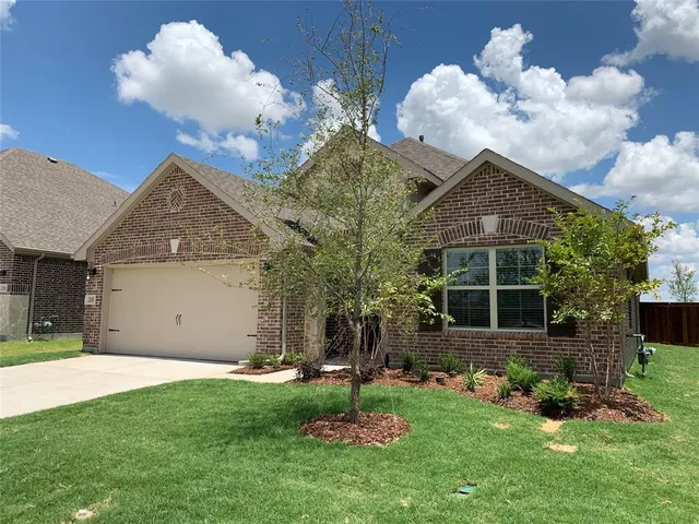 $2,200 | 2103 Swanmore Way, Forney, TX 75126