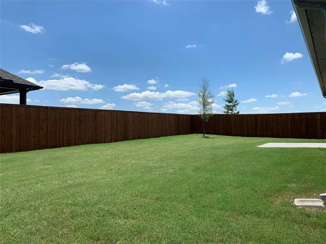$2,200 | 2103 Swanmore Way, Forney, TX 75126