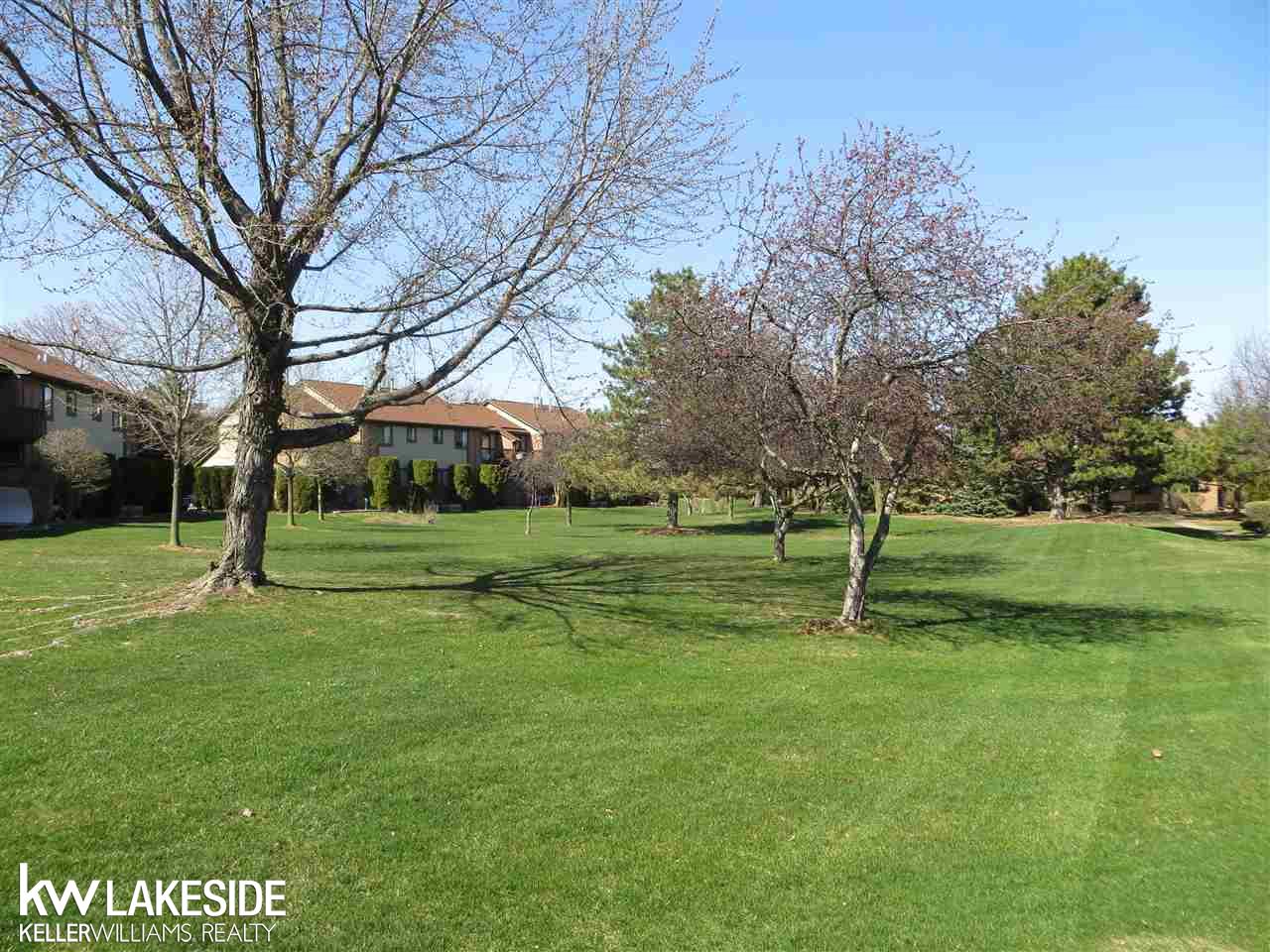 1572 Meadowside Drive Rochester Hills, MI 48307 - Photo 15 of 33