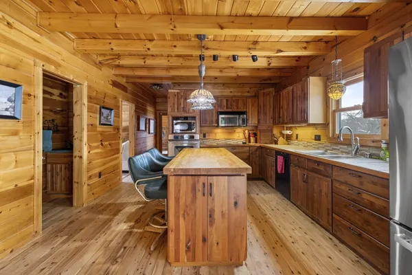 $1,799,000 | 1630 Buffalo Road, Galien, MI 49113