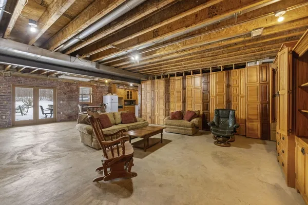 $1,799,000 | 1630 Buffalo Road, Galien, MI 49113