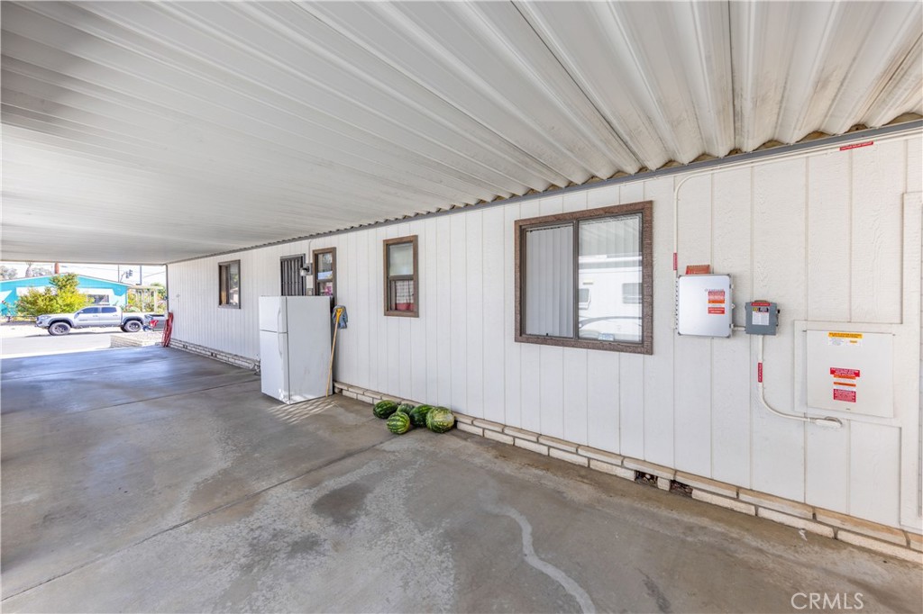 602 Roadrunner Way Perris, CA 92570 - Photo 7 of 27 a view of an empty room