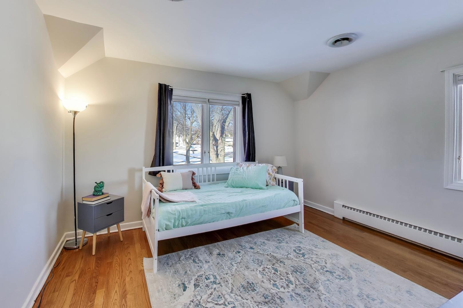 1015 Frances Parkway Park Ridge, IL 60068 - Photo 14 of 21