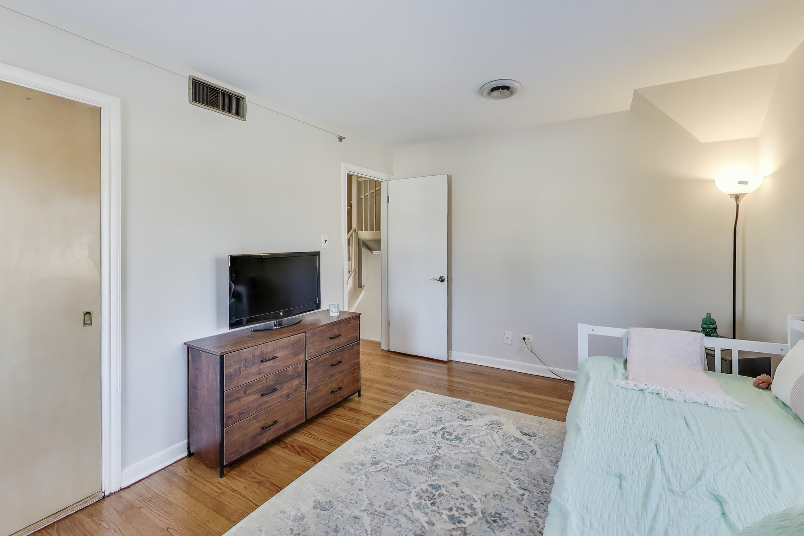 1015 Frances Parkway Park Ridge, IL 60068 - Photo 15 of 21