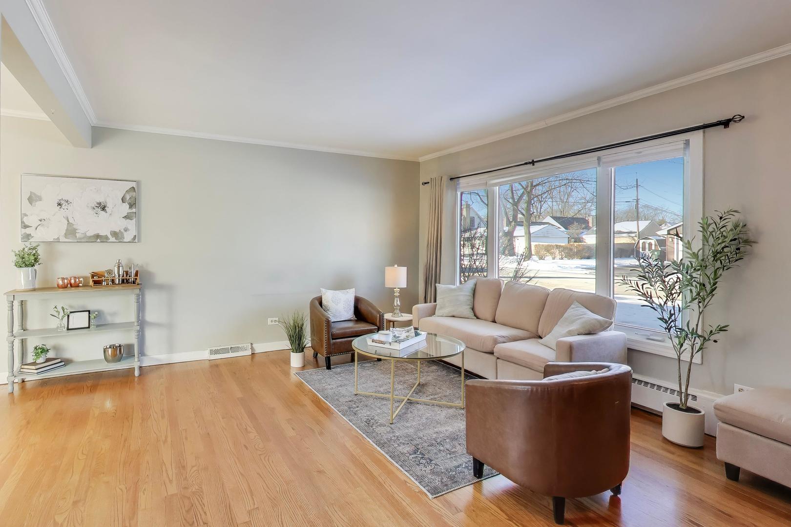 1015 Frances Parkway Park Ridge, IL 60068 - Photo 2 of 21