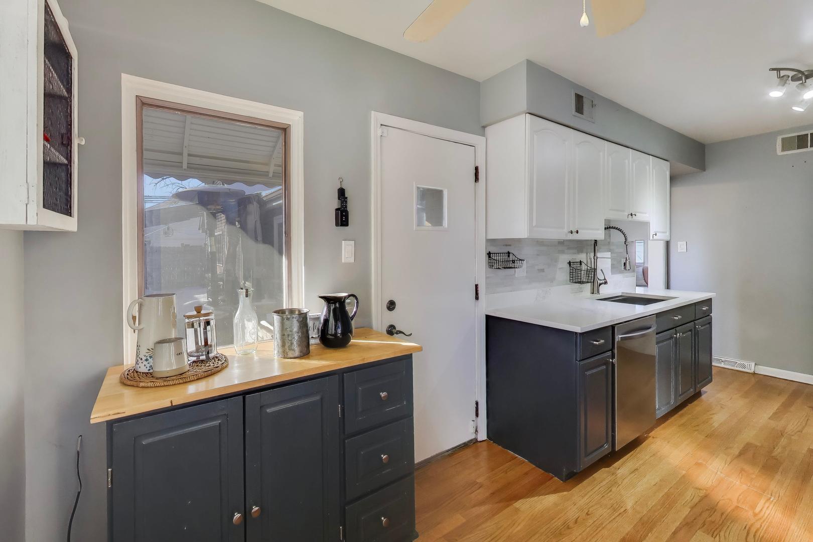 1015 Frances Parkway Park Ridge, IL 60068 - Photo 8 of 21