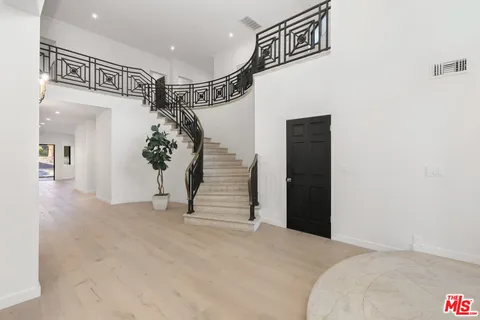 $3,899,000 | 4256 Tarzana Estates Drive, Tarzana, CA 91356