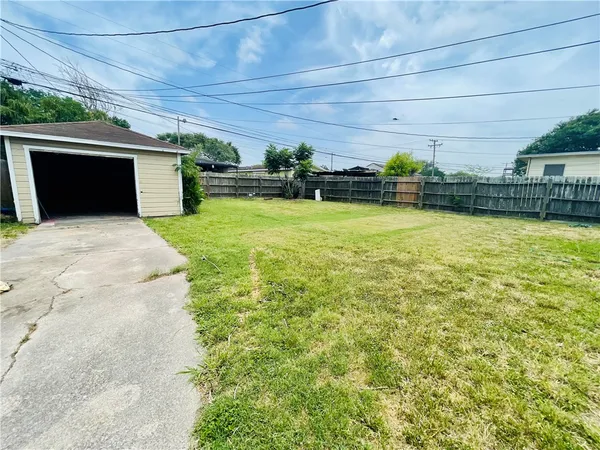 $1,375 | 1646 Green Grove Drive, Corpus Christi, TX 78415