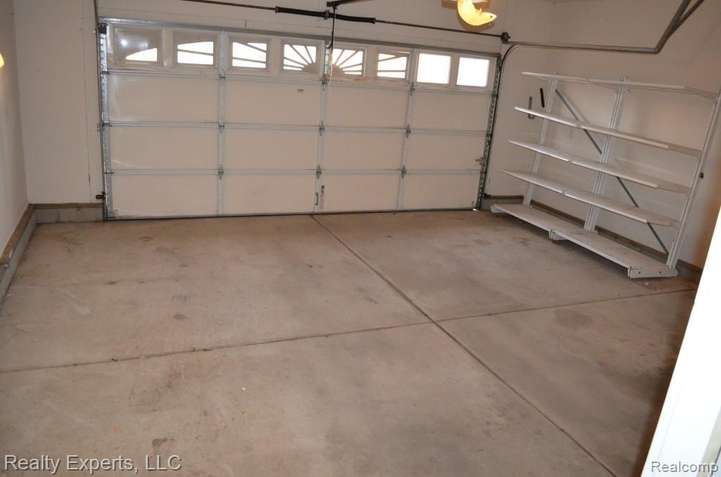 50300 Willow Road Belleville, MI 48111 - Photo 22 of 27 Garage