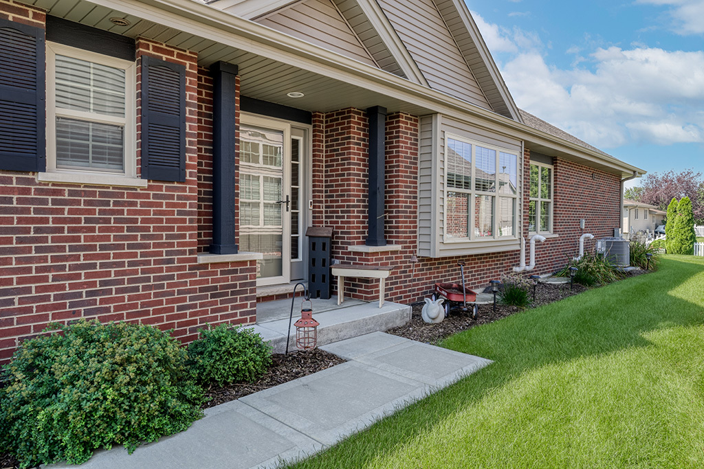 25632 South Riley Erin Road Manhattan, IL 60442 - Photo 3 of 24 Gallery Image 3