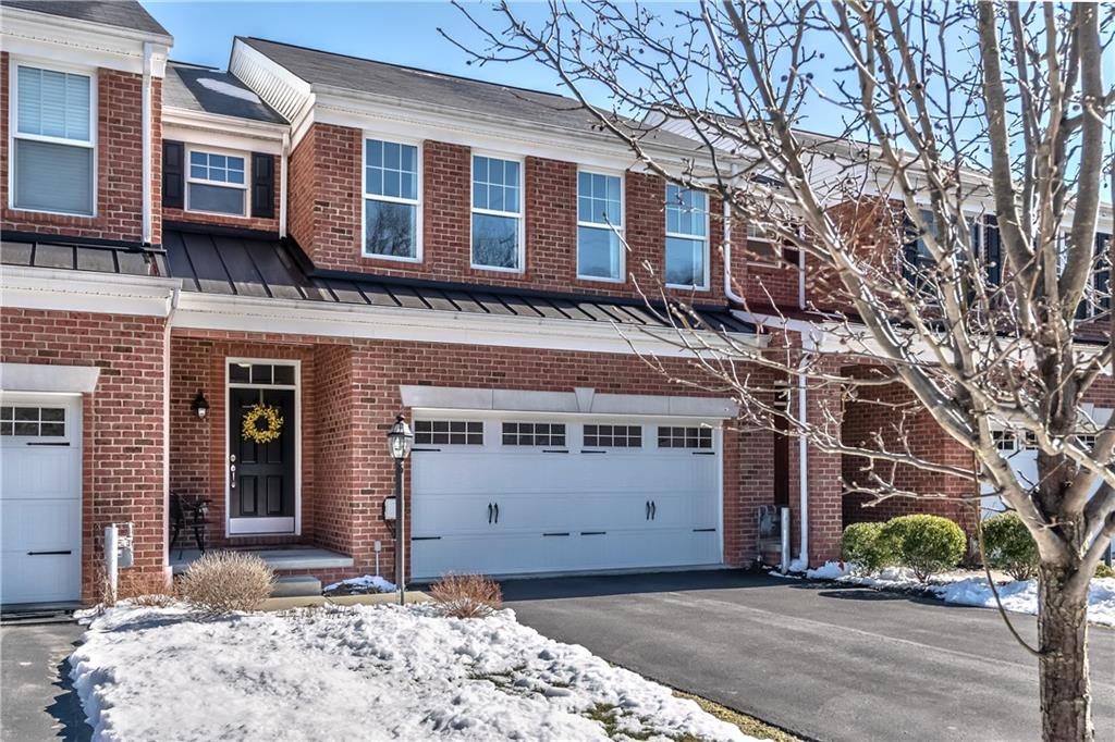Welcome to this impeccable, move-in ready Heartland townhome, located minutes from Rte 19, I79 & I76.