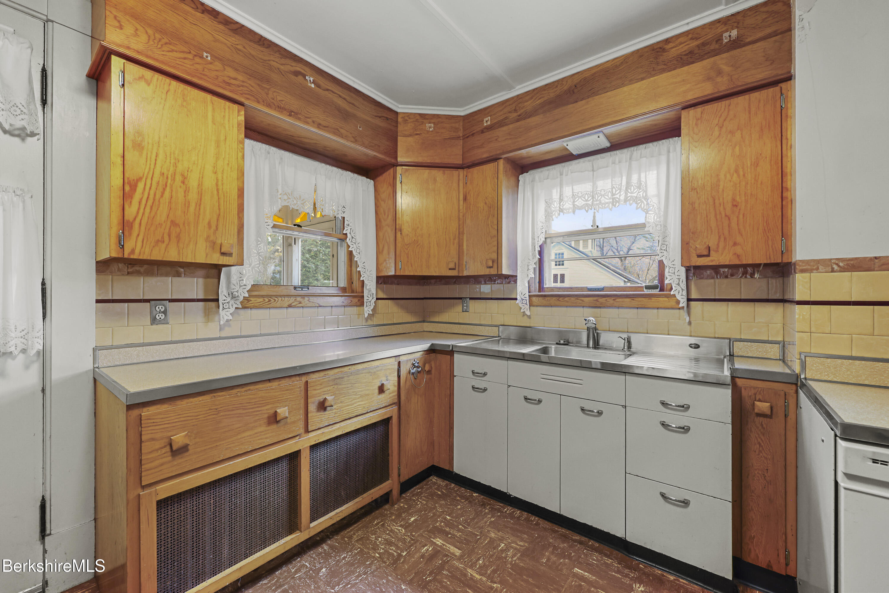 30 Summer Street Adams, MA 01220 - Photo 22 of 57 105 Kitchen