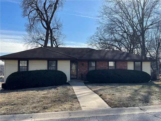 $284,900 | 829 Northwest 69th Street, Kansas City, MO 64118
