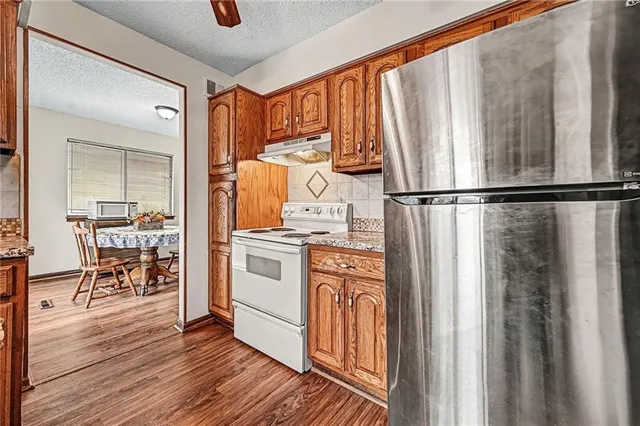 $284,900 | 829 Northwest 69th Street, Kansas City, MO 64118