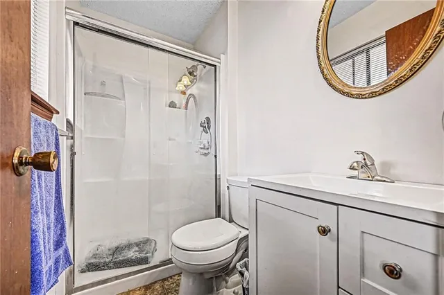 $284,900 | 829 Northwest 69th Street, Kansas City, MO 64118