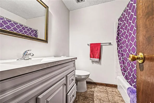 $284,900 | 829 Northwest 69th Street, Kansas City, MO 64118