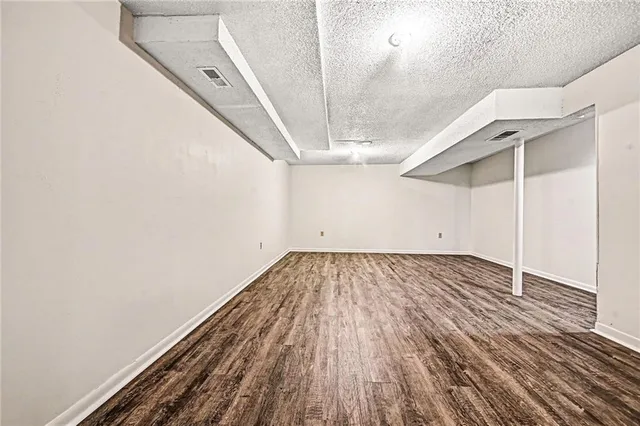 $284,900 | 829 Northwest 69th Street, Kansas City, MO 64118