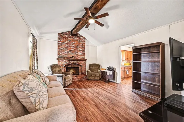 $284,900 | 829 Northwest 69th Street, Kansas City, MO 64118