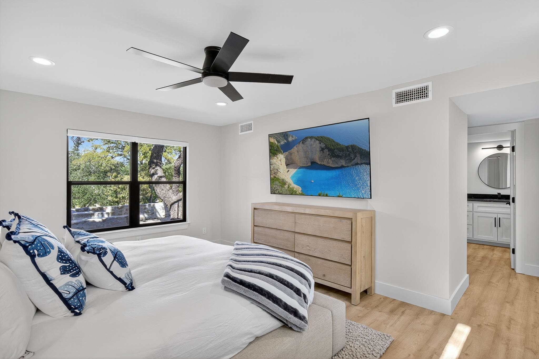 820 Broken Arrow Horseshoe Bay, TX 78657 - Photo 14 of 30