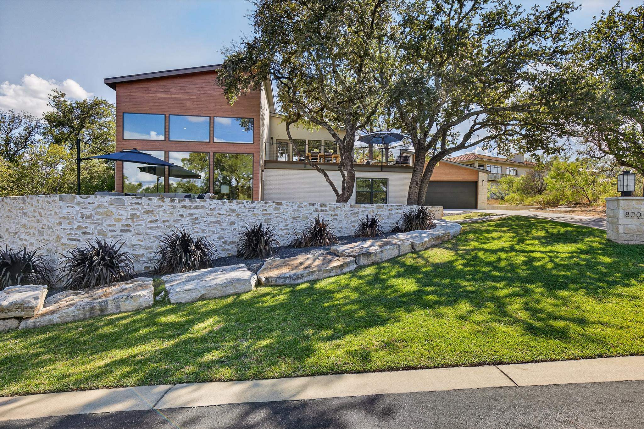 820 Broken Arrow Horseshoe Bay, TX 78657 - Photo 2 of 30