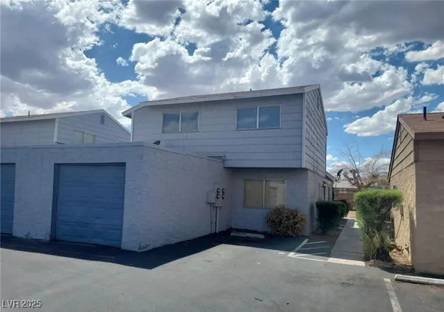 $1,100 | 5235 Gray Lane, Unit D, Las Vegas, NV 89119