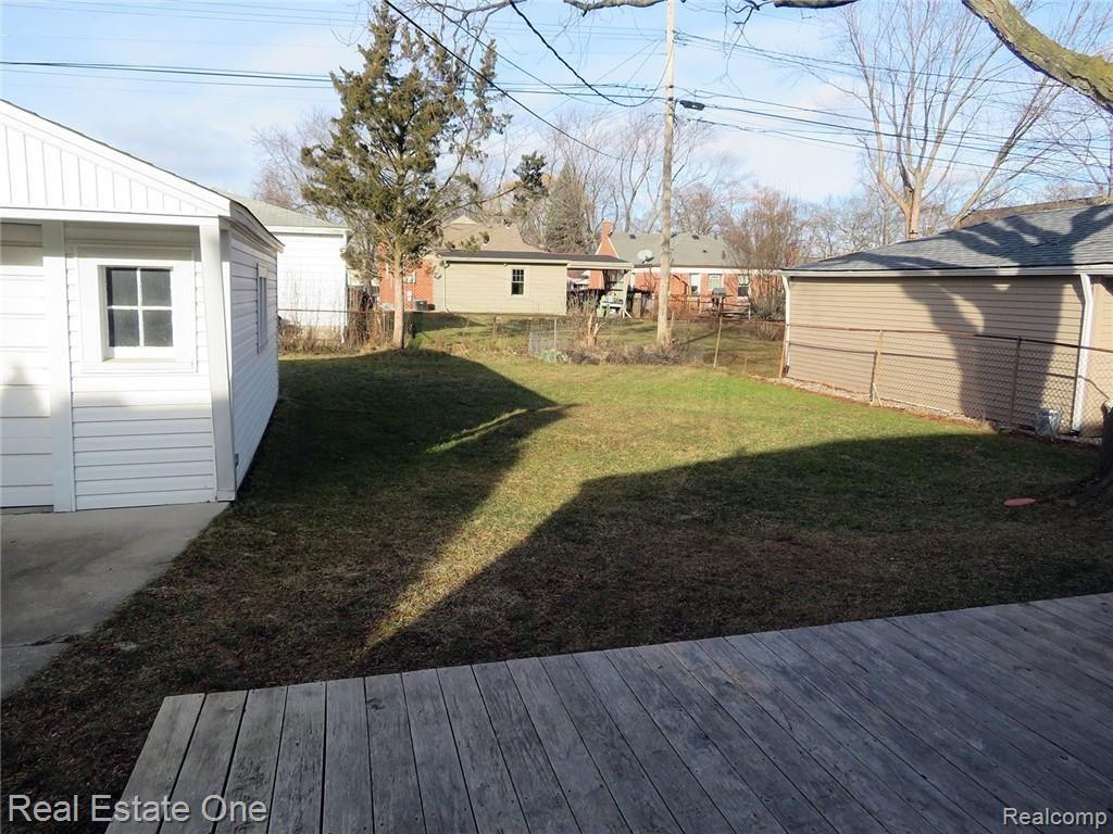 216 Normandy Road Royal Oak, MI 48073 - Photo 3 of 17 4 Backyard.jpg