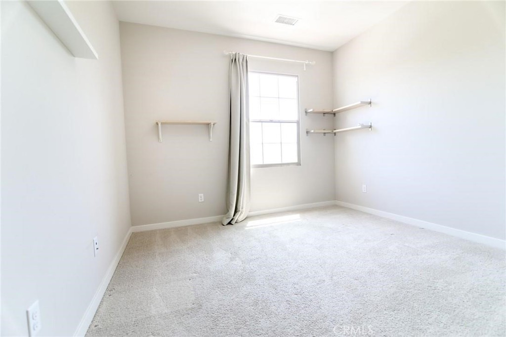 101 Tallowood Irvine, CA 92620 - Photo 10 of 17
