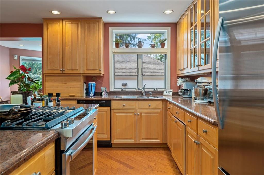 6619 Kinsman Road Pittsburgh, PA 15217 - Photo 11 of 27 Gallery Image 11