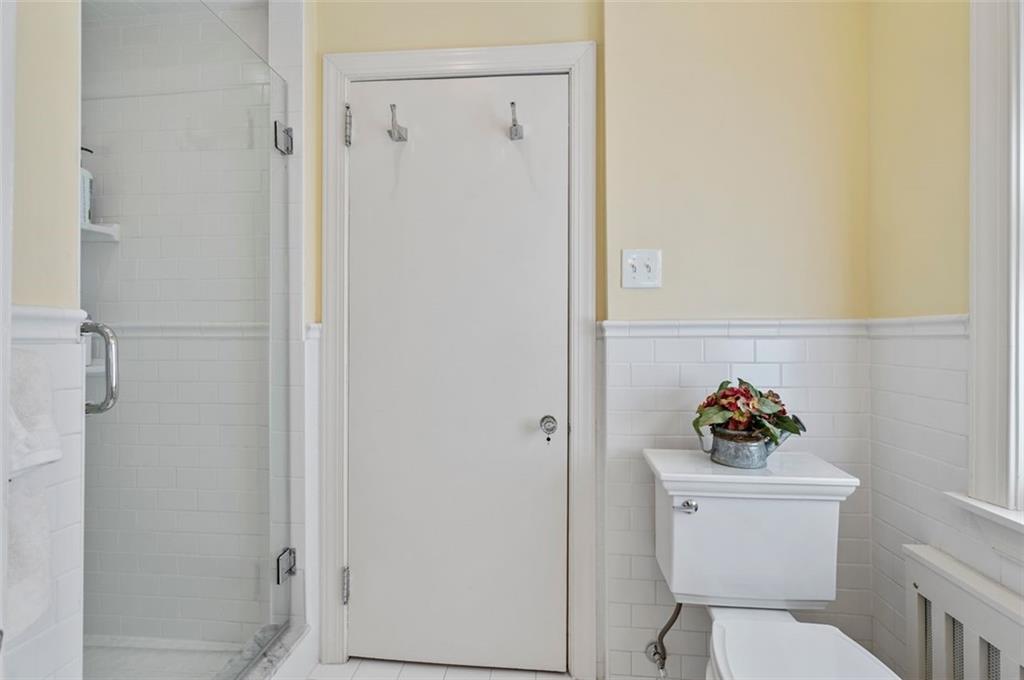 6619 Kinsman Road Pittsburgh, PA 15217 - Photo 17 of 27 Gallery Image 17
