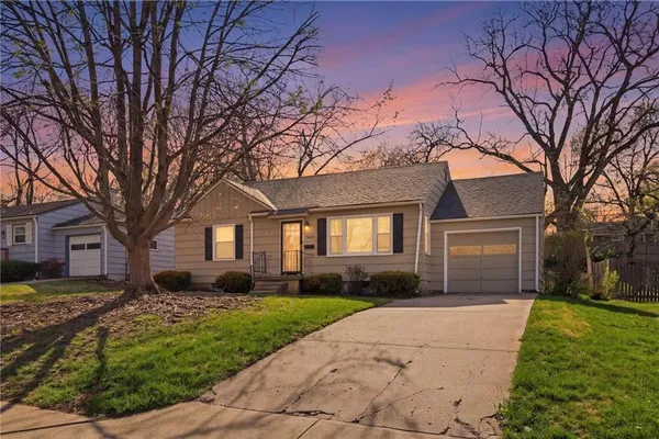 $295,000 | 7824 Juniper Street, Prairie Village, KS 66208