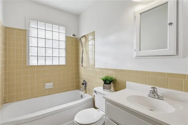$295,000 | 7824 Juniper Street, Prairie Village, KS 66208